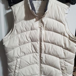 Ladies Lands' End Puffer vest, ivory